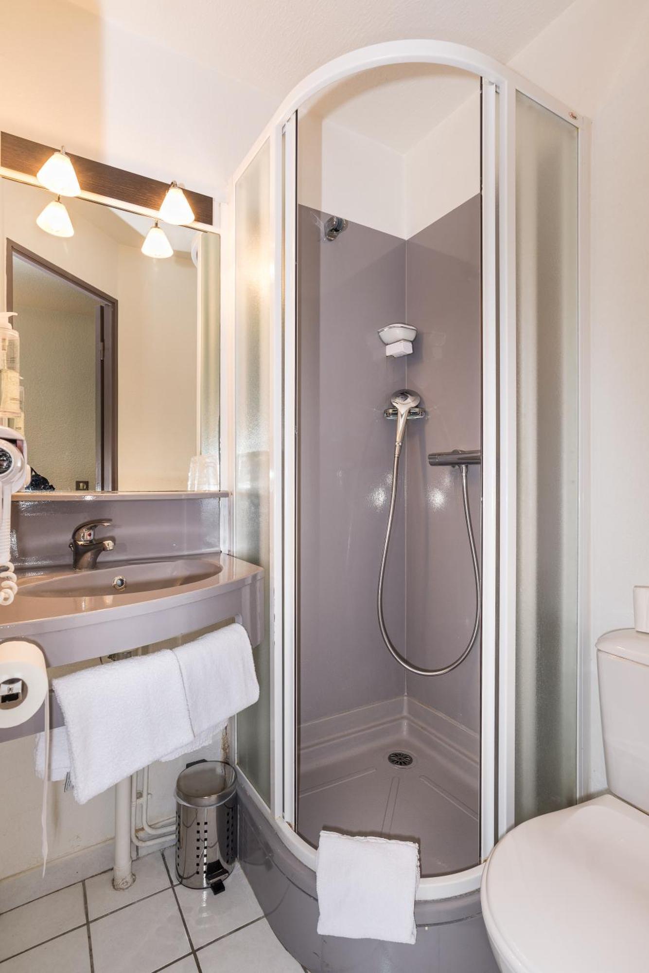 Brit Hotel Chambéry Dış mekan fotoğraf